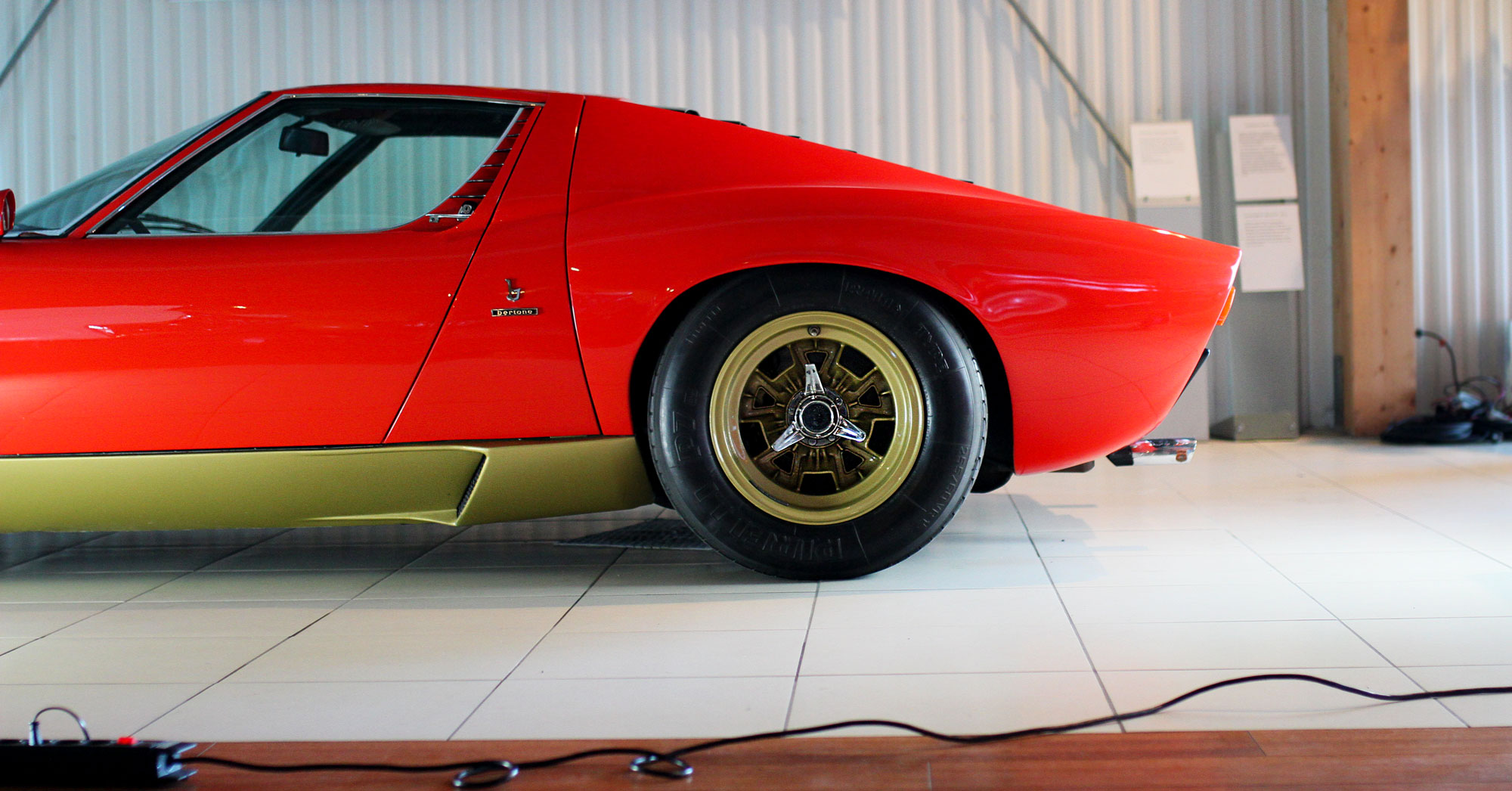 Lamborghini-Miura-Red-LP400s