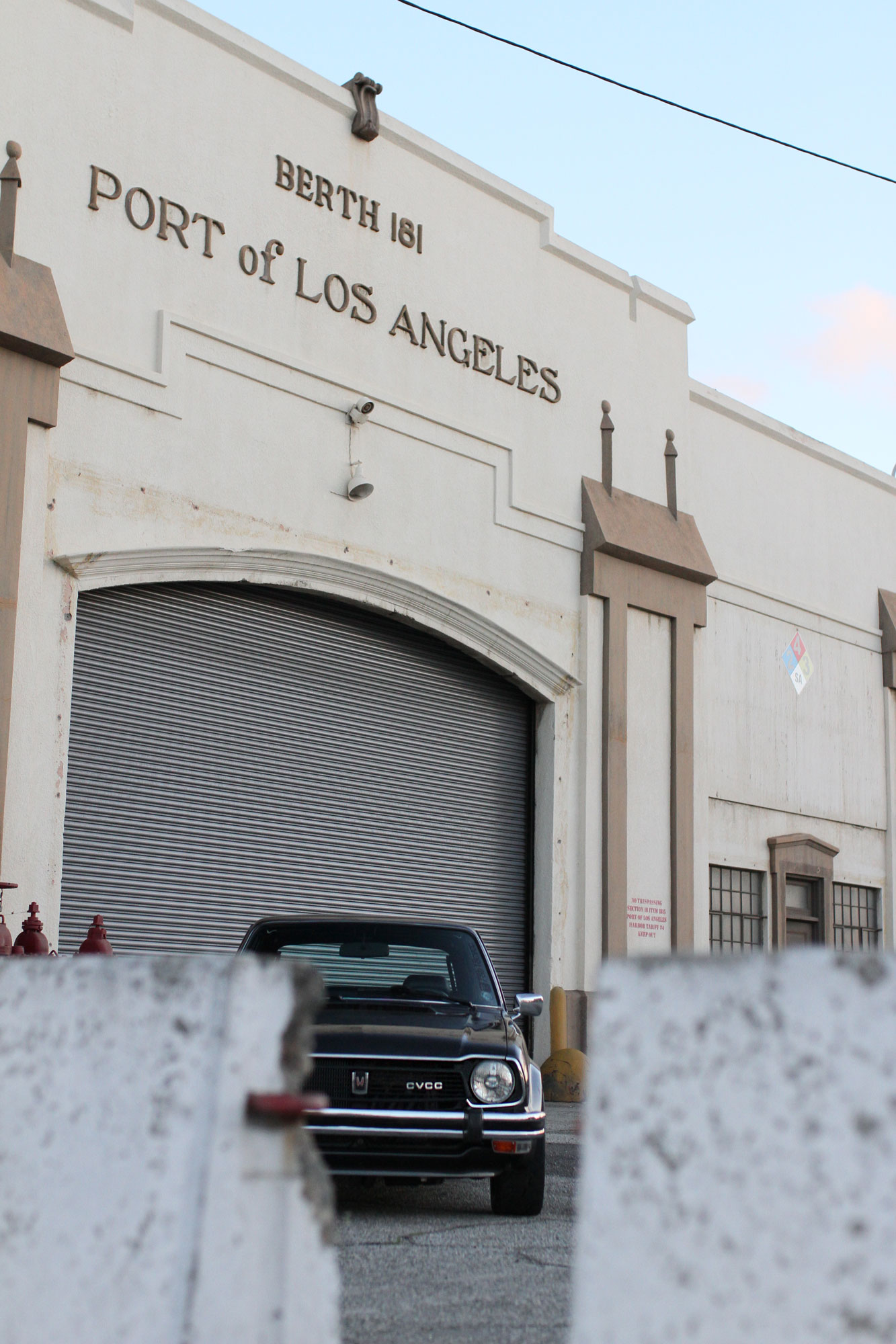 Vid Port of Los Angeles står Honda civic Cvcc från 1978
