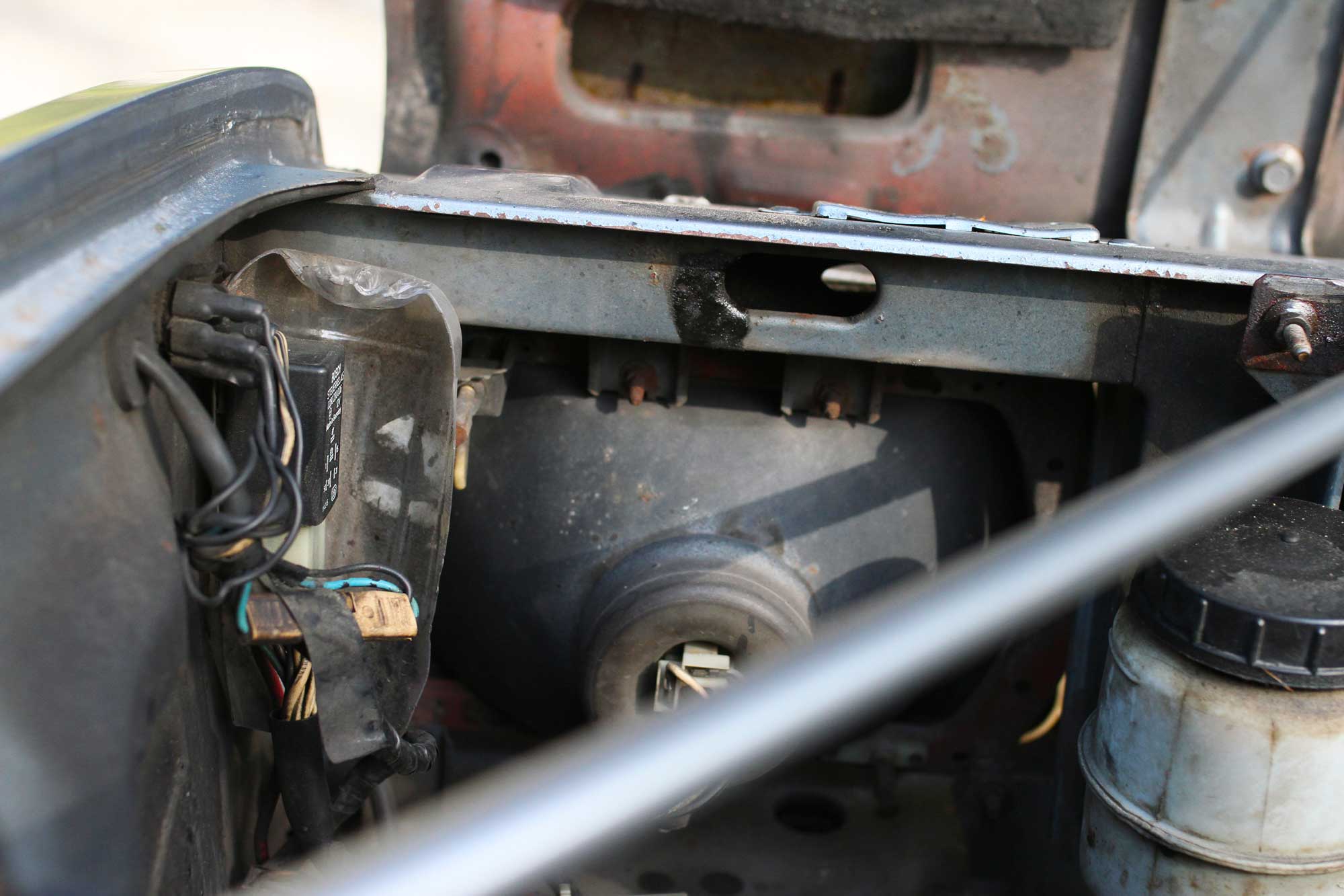 fuel relay in enginedepartment of a Fiat