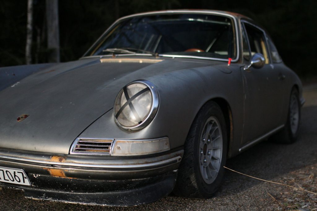 Left front of a Rusty PAtina Porsche 912