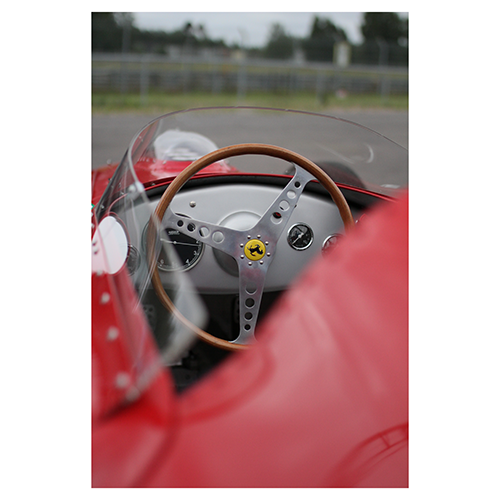 Ferrari-classic-racing-car-Steering-wheel