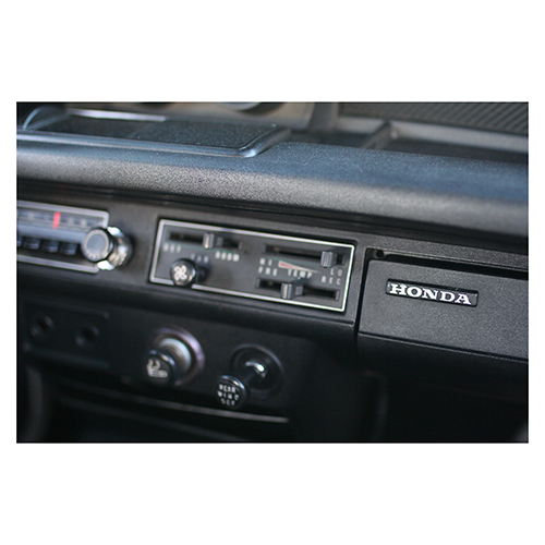 Honda-Civic-Cvcc-1978-Honda-dashboard