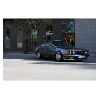 BMW-635-csi-Right-side-on-the-street