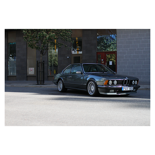 BMW-635-csi-Right-side-on-the-street