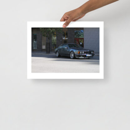 BMW-635-csi-Right-side-on-the-street 30x40