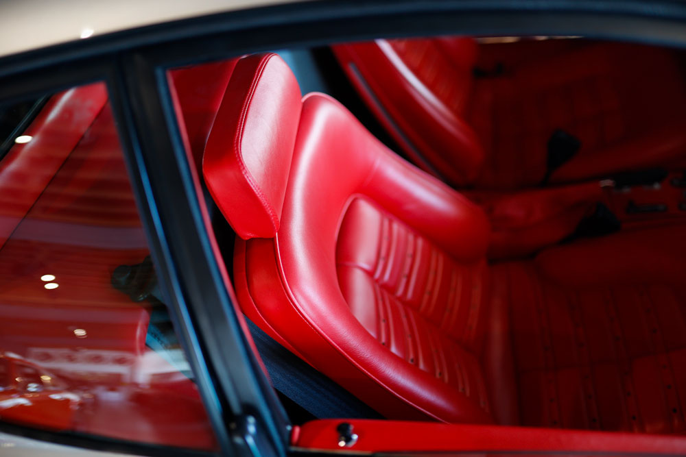 Interior-Ferrari-512bb-on-display